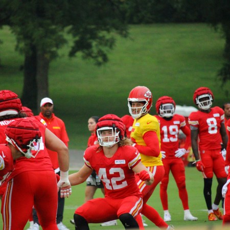 Patrick Mahomes throws a pass